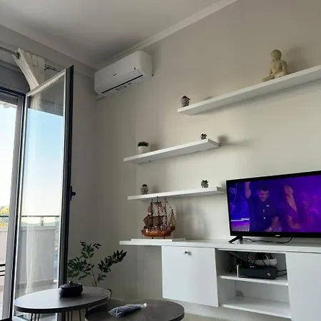 Centre Lions Gate 2 *