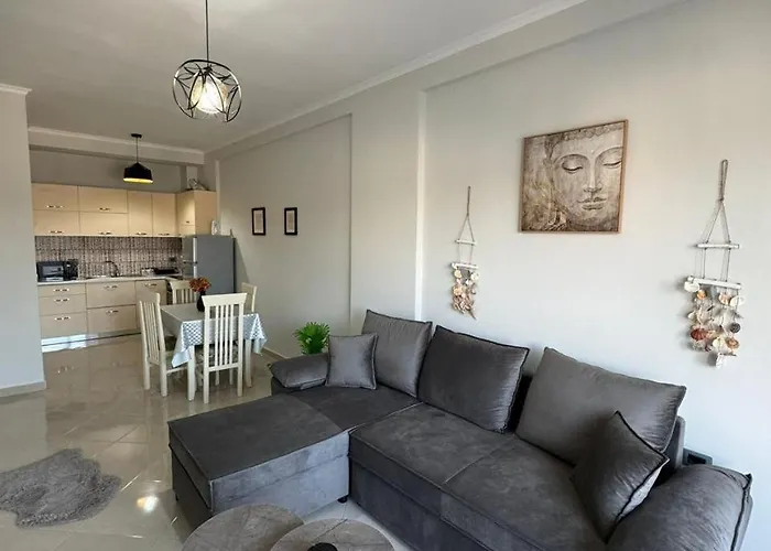 Centre Lions Gate 2 *