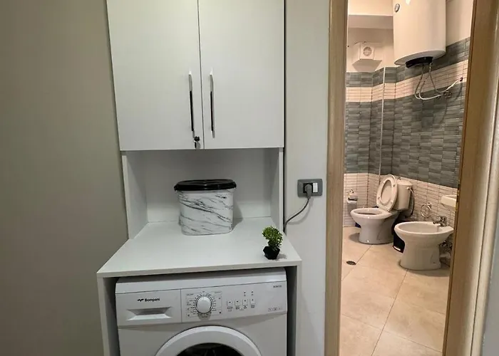 Centre Lions Gate 2 *