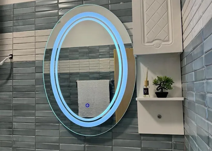 Centre Lions Gate 2 *